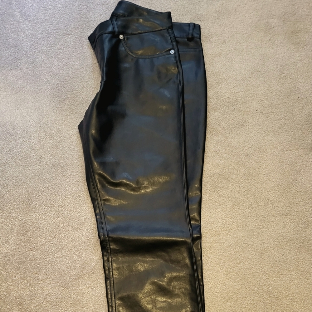 Leather look Express Pants